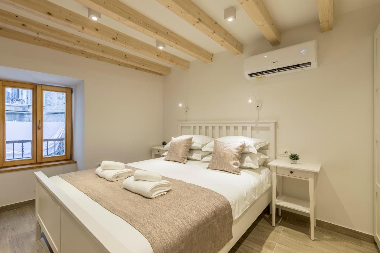 Cosmijeva Luxury Rooms Split Exteriör bild