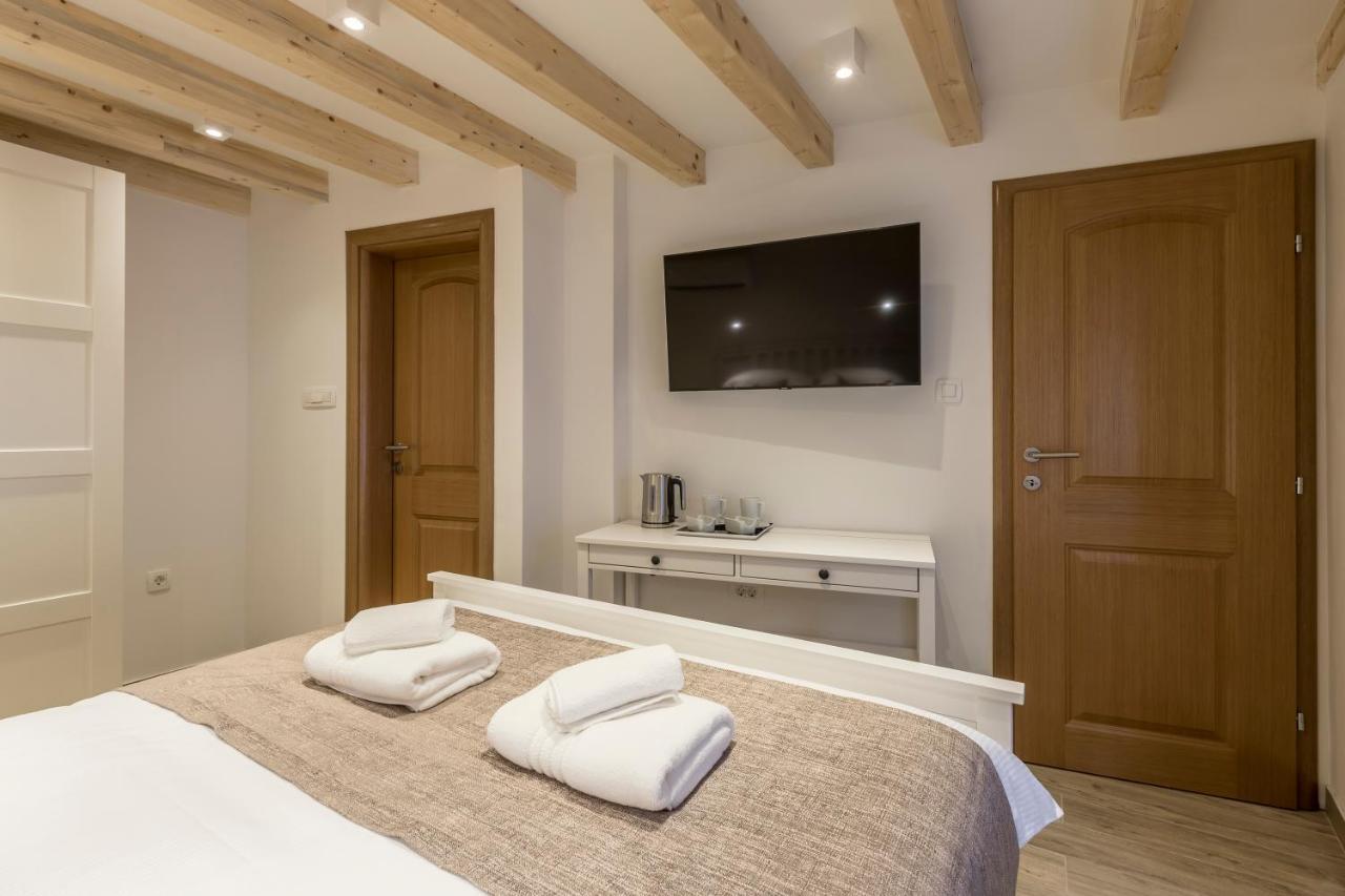 Cosmijeva Luxury Rooms Split Exteriör bild